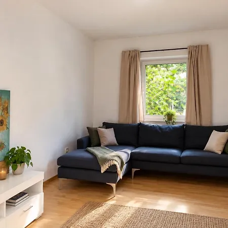 Ferienhaus Rustikales Charmantes Häuschen In *